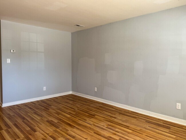 703 Roanoke Ave in Hopewell, VA - Building Photo - Building Photo