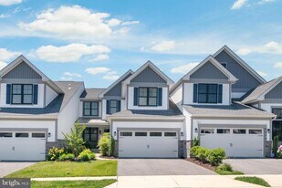 8631 St Anthony Dr in Severn, MD - Building Photo