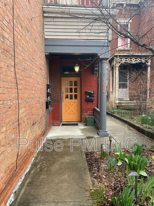 1604 Greenup St in Covington, KY - Building Photo