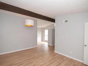 2000 Wheless Ln in Austin, TX - Building Photo - Building Photo