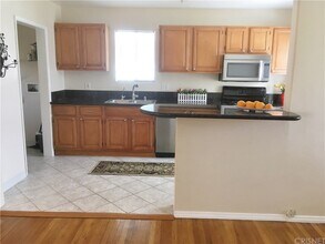 6131 Canby Ave in Los Angeles, CA - Building Photo - Building Photo