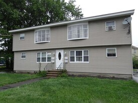 3 Paris St, Unit 4 in Methuen, MA - Building Photo