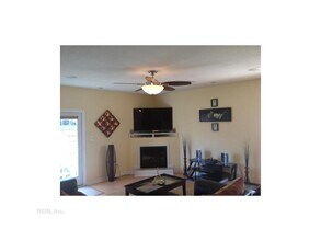 937 Levee Ln in Chesapeake, VA - Building Photo - Building Photo