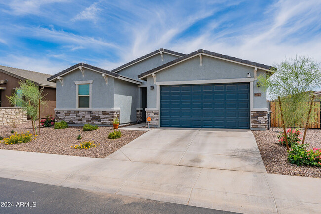 4503 E Gallop Trail