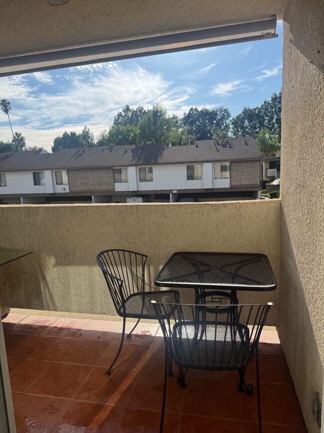 15455 Sherman Way, Unit 11 in Van Nuys, CA - Building Photo - Building Photo