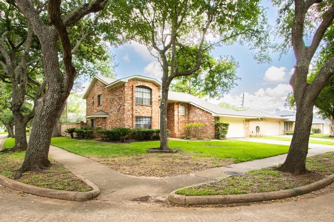 2458 Parkwood Ln in Sugar Land, TX - Building Photo - Building Photo