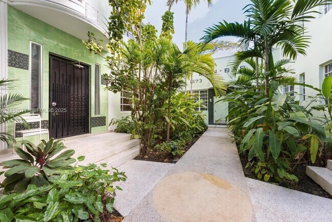 property at 1573 Pennsylvania Ave