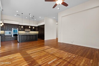 6402 N 28th St in Phoenix, AZ - Building Photo - Building Photo