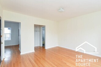 2661 N Spaulding Ave in Chicago, IL - Foto de edificio - Building Photo