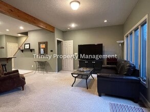 206 Aaron Smith Dr in Bridgeport, WV - Building Photo - Building Photo