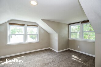 5007 Halsey St in Shawnee, KS - Building Photo - Building Photo