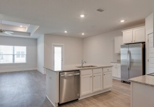5733 Danbury Blvd in Milton, FL - Building Photo - Building Photo