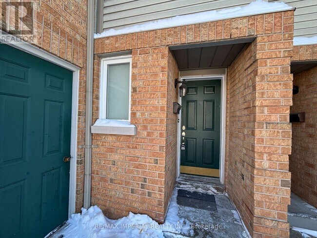 2550 Thomas St in Mississauga, ON - Building Photo - Building Photo