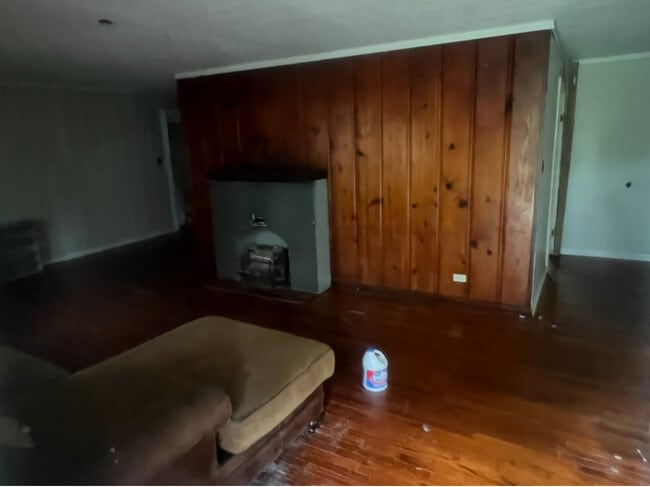 property at 835 Elm Dr
