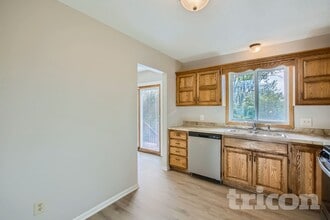 8301 Thomas Ave N in Minneapolis, MN - Building Photo - Building Photo