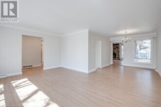 2063 Glenforest Crescent in Oakville, ON - Building Photo - Building Photo