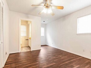 2400 Julian St in Houston, TX - Building Photo - Building Photo