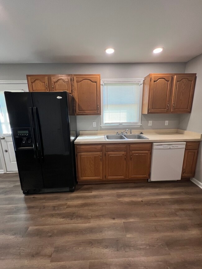 111 E Strawberry Aly in Shiremanstown, PA - Foto de edificio - Building Photo