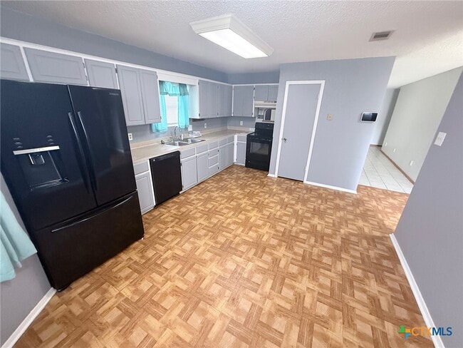 2502 Transit Dr in Killeen, TX - Building Photo - Building Photo