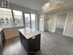 15-1515 Ellerslie Ave in Toronto, ON - Building Photo - Building Photo