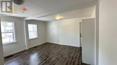 130-130 Lonsdale Ave in North Vancouver, BC - Building Photo - Building Photo