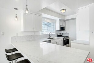 10393 Almayo Ave in Los Angeles, CA - Building Photo