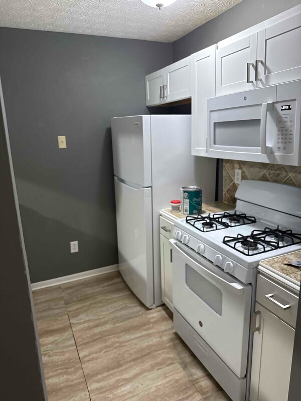 6746 Axtel Dr, Unit 12C in Canal Winchester, OH - Foto de edificio - Building Photo