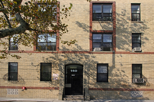 140 Newport St in Brooklyn, NY - Foto de edificio - Building Photo