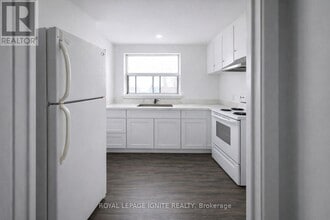 573A Birchmount Rd in Toronto, ON - Building Photo - Building Photo