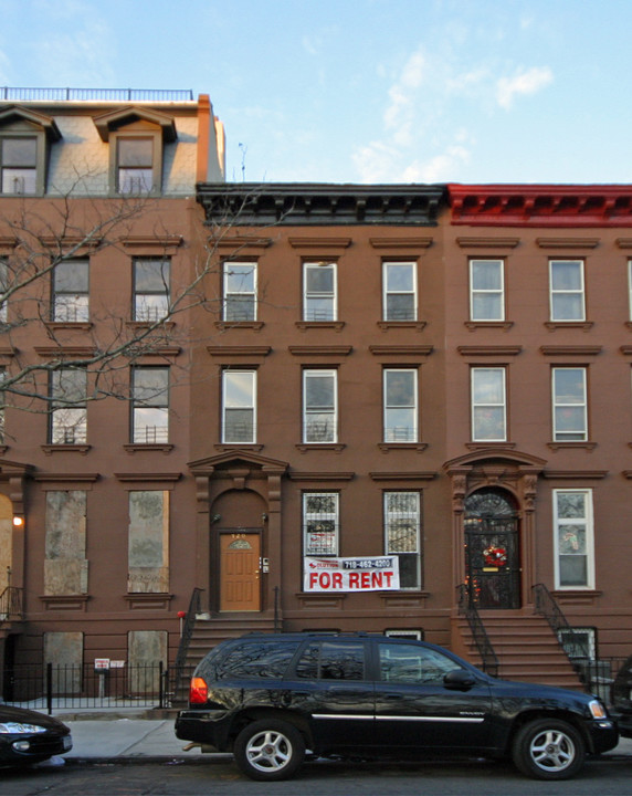 720 Marcy Ave in Brooklyn, NY - Building Photo