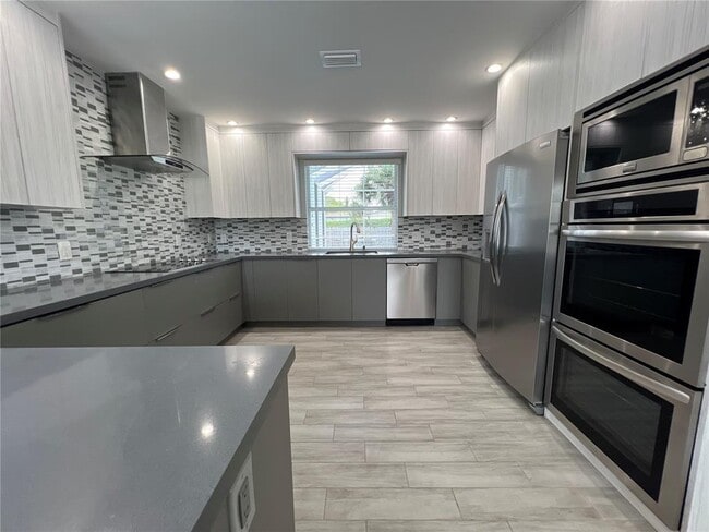 1405 N 46th Ave in Hollywood, FL - Building Photo - Building Photo