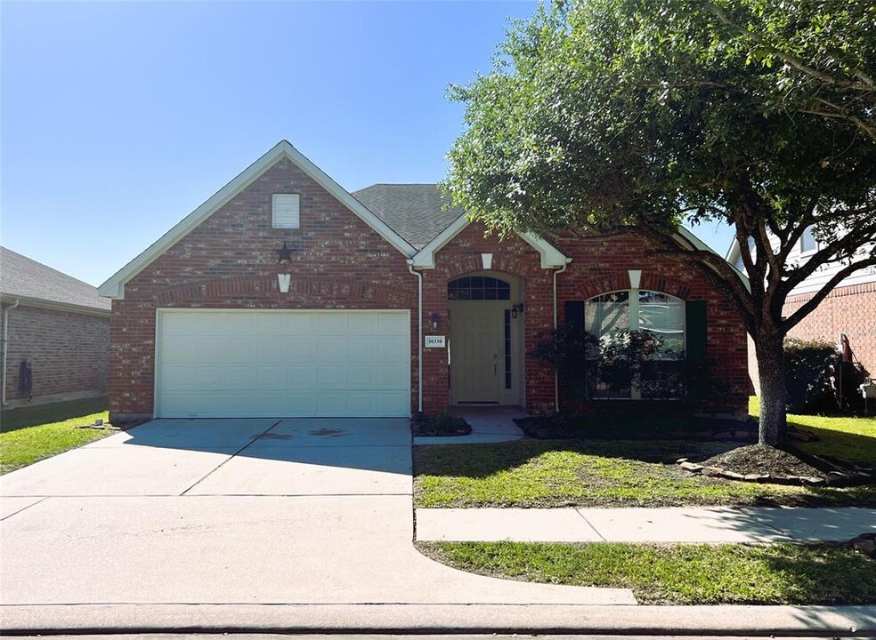 30330 Deleon Fields Dr in Spring, TX - Foto de edificio