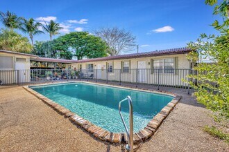 2731 NE 1st Terrace in Wilton Manors, FL - Building Photo - Building Photo