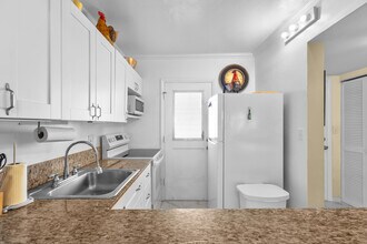 5401 NW 2nd Ave in Boca Raton, FL - Building Photo - Building Photo