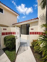 3204 San Remo Cir in Homestead, FL - Building Photo