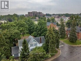 3 Church St S in Richmond Hill, ON - Building Photo