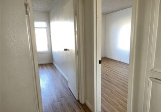 3518 Villa Knolls N Dr in Las Vegas, NV - Building Photo - Building Photo