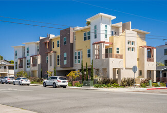 The Fives Carlsbad in Carlsbad, CA - Foto de edificio - Building Photo