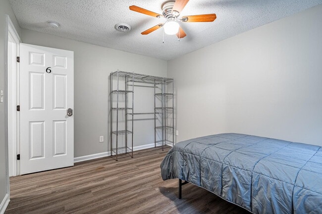 412 Corvair Dr SE in Atlanta, GA - Building Photo - Building Photo