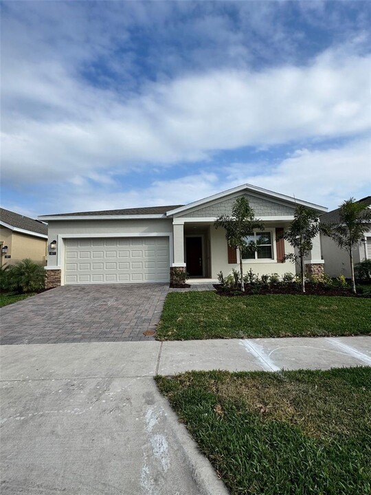 1877 Blissful Dr in Kissimmee, FL - Building Photo