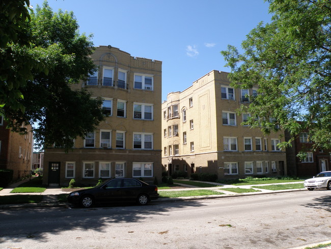 2623-2625 W Farragut Ave in Chicago, IL - Building Photo - Building Photo