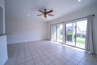 165 April Point Dr S in Montgomery, TX - Building Photo - Building Photo