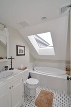 27 Crosby Rd, Unit 3 in Chestnut Hill, MA - Building Photo - Building Photo