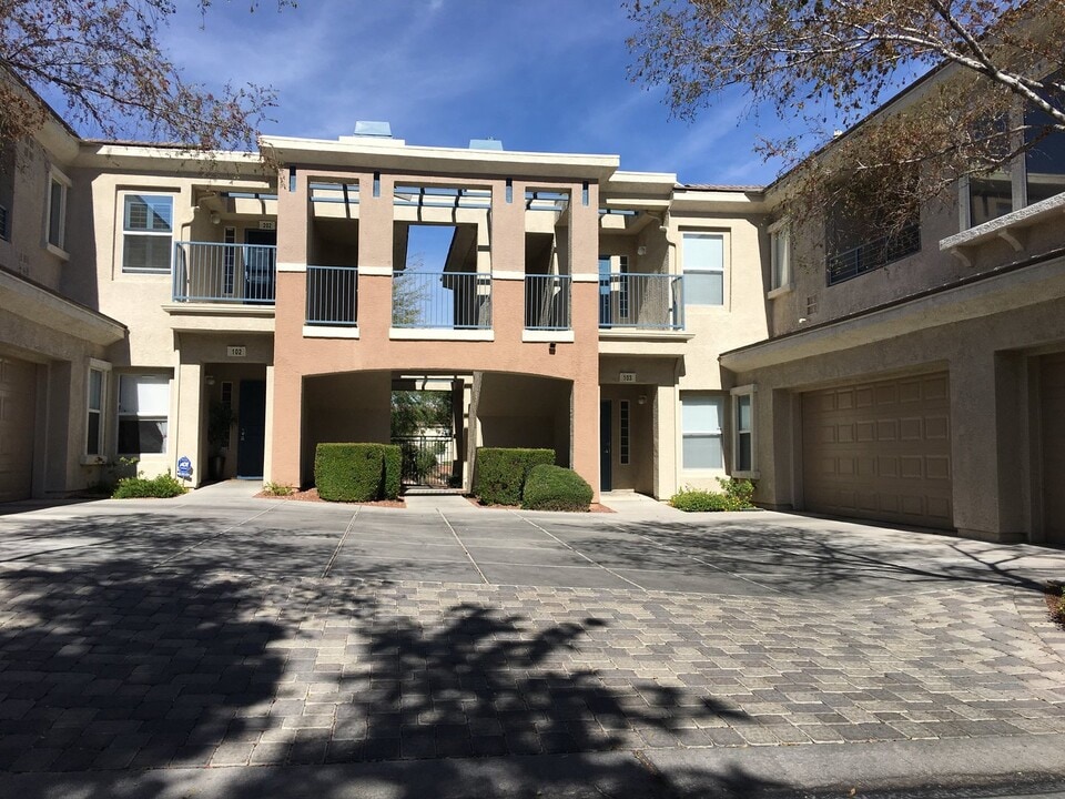 10620 Amber Ridge Dr in Las Vegas, NV - Building Photo