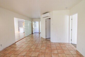 299 Albert Dr in San Luis Obispo, CA - Foto de edificio - Building Photo