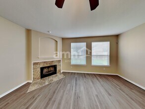 5823 Grayson Cv in San Antonio, TX - Building Photo - Building Photo