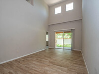 2577 Langrove Ln SW in Vero Beach, FL - Foto de edificio - Building Photo