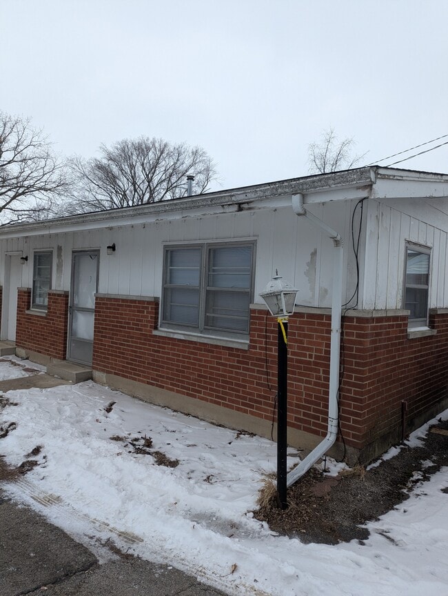 property at 635 E Grove Ave