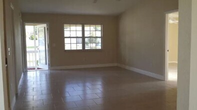 1182 SW Gastador Ave in Port St. Lucie, FL - Building Photo - Building Photo