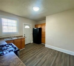 39 Brown St in Barberton, OH - Building Photo - Building Photo